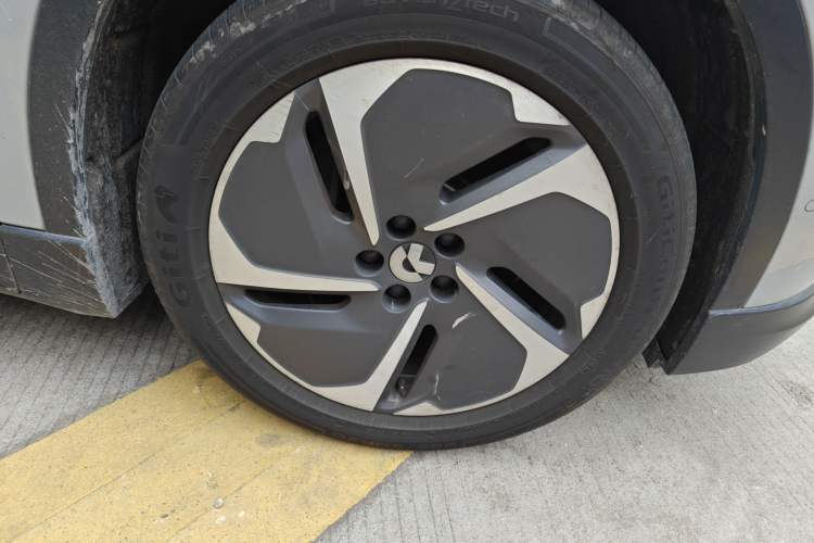 Used Nio ES6 2023 75 kWh Right Front Wheel Hub