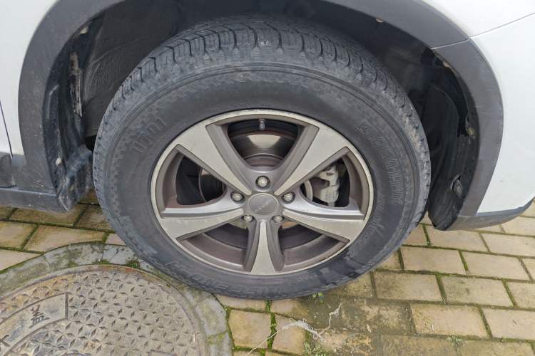 Used Haval H6 2014 Sport Version 1.5T Manual Two-Wheel Drive Elite Edition Right Front Wheel Hub