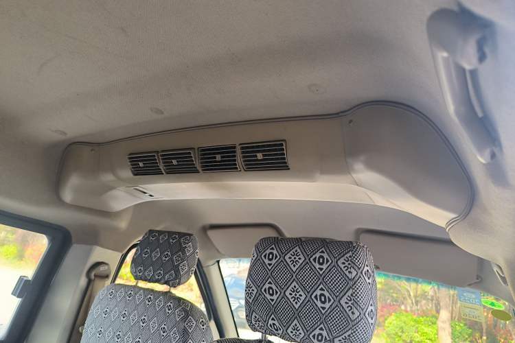 Used Dongfeng Xiaokang C37 2012 1.4L Standard Edition DK13-06
