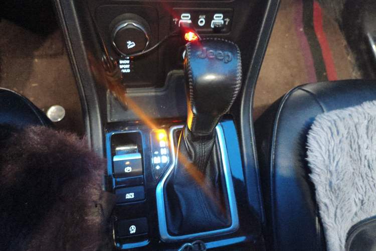 Used Jeep Grand Commander 2018 2.0T Four-Wheel Drive Enjoyment Edition China VI
