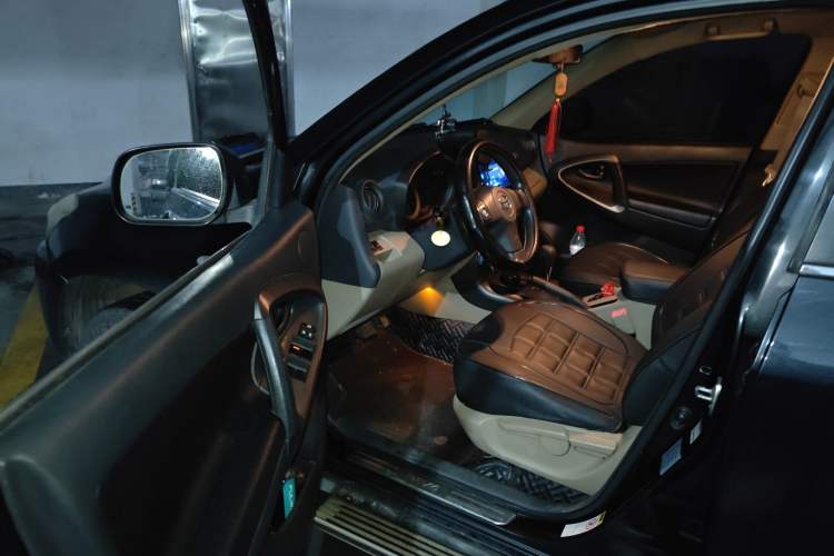 Used Toyota RAV4 2011 2.0L Automatic Classic Edition