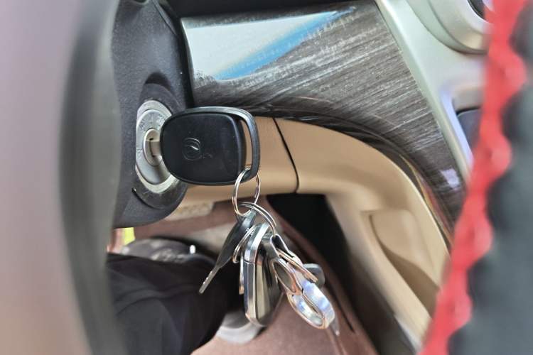 Used CHANGAN Raeton 2013 1.8T Automatic Elite Model China V Standard Vehicle Key