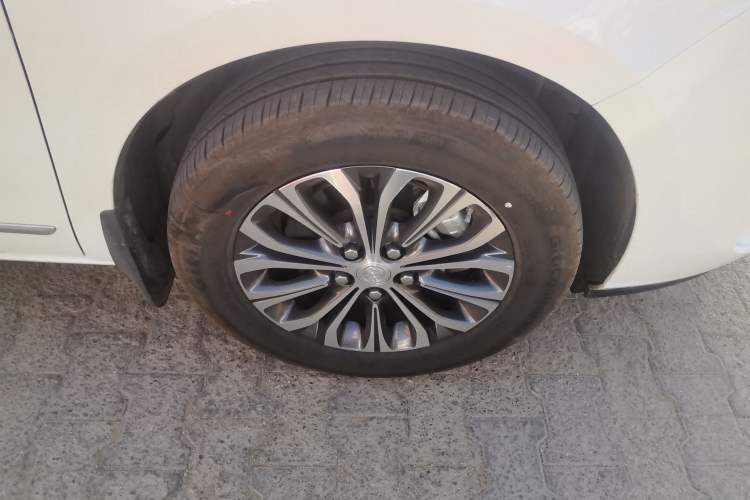 Used Buick GL8 2021 Land Cruiser Executive Class 652T Luxury Model