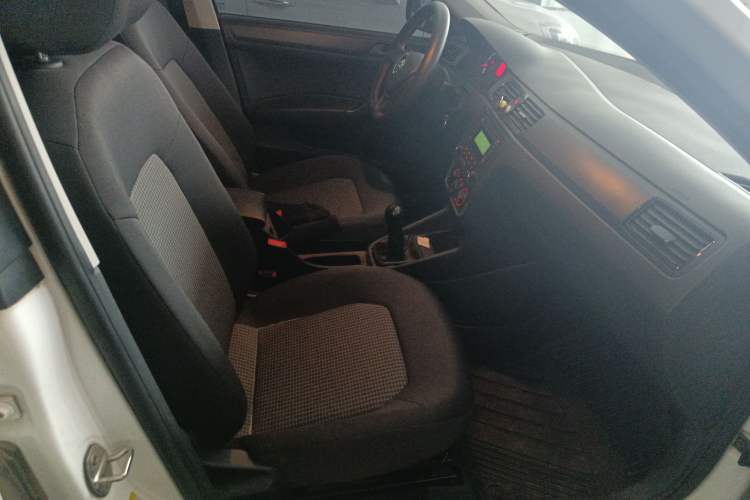 Used Volkswagen Santana 2016 1.6L Manual Fashion Edition
