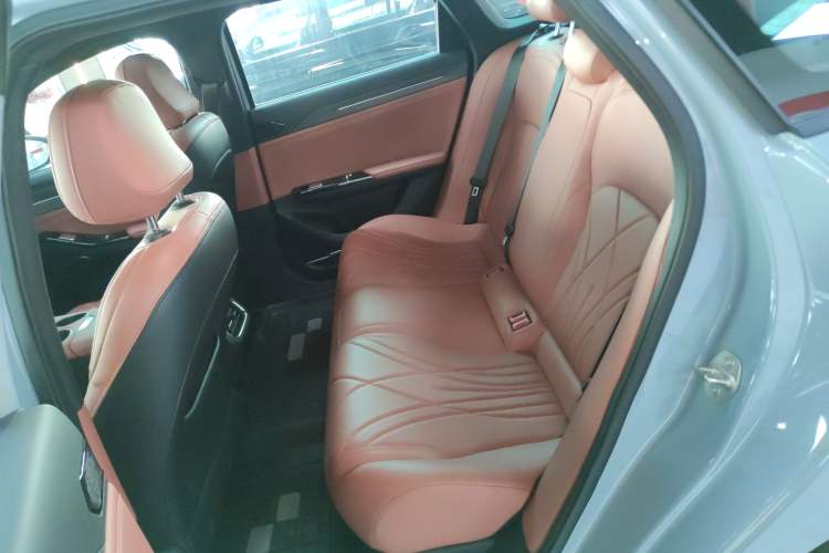 Used Geely Galaxy L6 2025 EM-i 140km Explorer+ Edition
