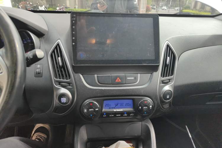 Used Hyundai ix35 2013 2.0L Automatic Two-Wheel Drive Smart GLS China IV Standard
