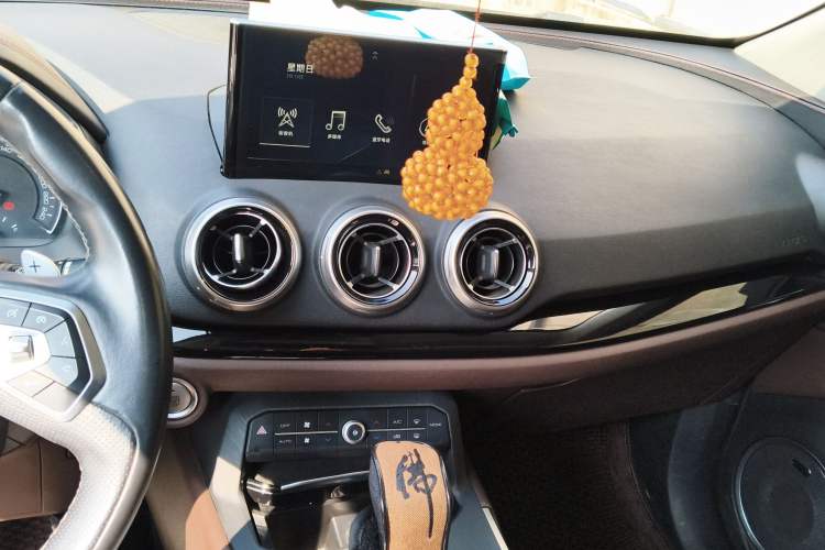 Used Wey VV5 2017 2.0T Ultra-Luxury Version
