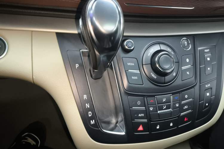 Used Buick GL8 2018 28T Luxury Model China VI Standard