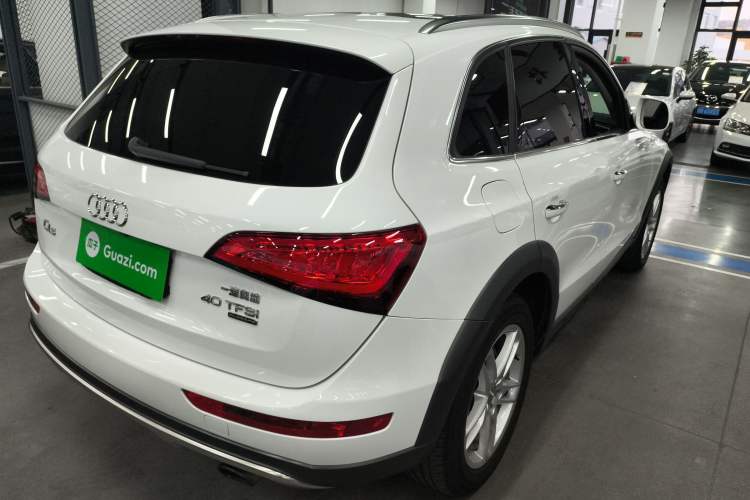 Used Audi Q5 2018 Collector's Edition 40 TFSI Technology Model
