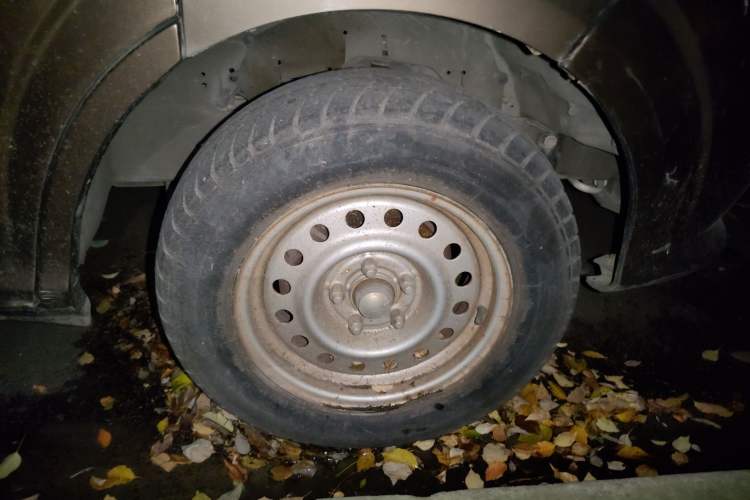 Used Foton Scenic G5 2019 2.0L Restyled New Express 6-Seater Multi-Purpose Passenger Vehicle 1TZ Right Front Wheel Hub