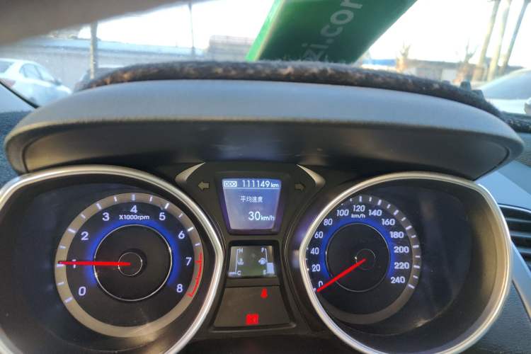 Used Hyundai Elantra (5th Generation / Langdong) 2015 1.6L Manual Leading Model Odometer Close Up