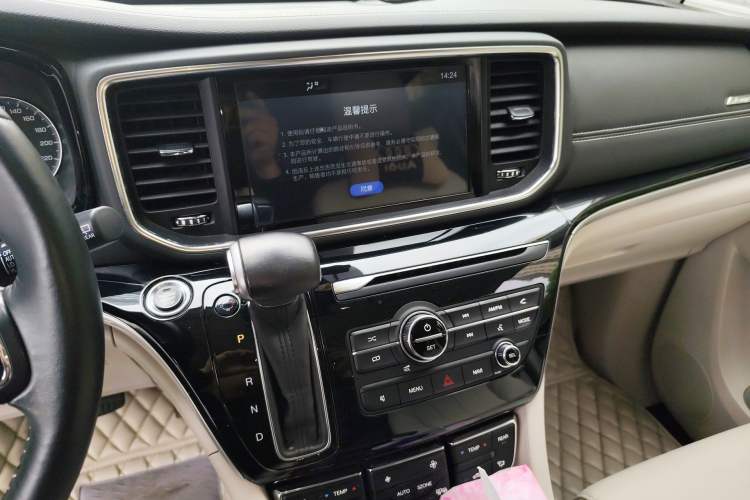 Used GAC Trumpchi M8 2018 320T Luxury Edition Audio And AC Panel