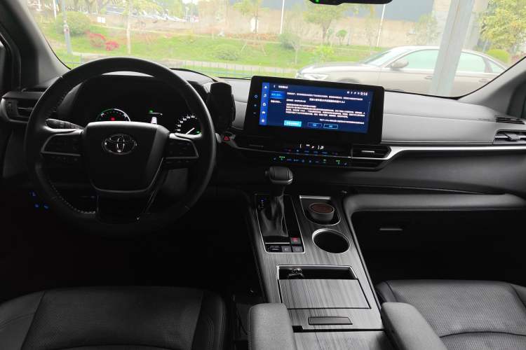 Used Toyota SIENNA 2021 2.5L Hybrid Premium Edition Center Console