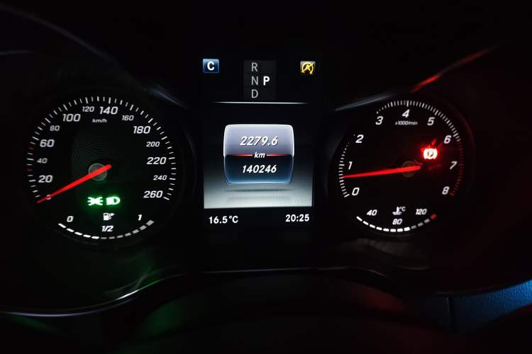 Used Mercedes-Benz GLC 2017 GLC 260 4MATIC Luxury Model