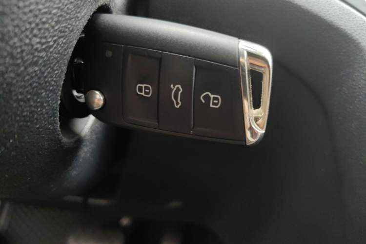 Used Volkswagen Lamando 2017 230TSI DSG Fashion Edition
