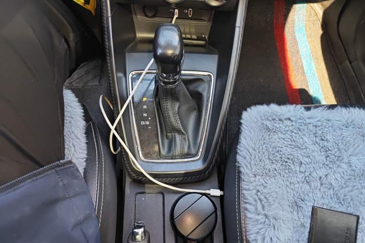 Used MG ZS 2018 1.5L Automatic Luxury Edition China V Standard Gear Lever