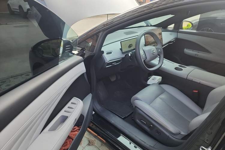 Used Nissan N7 2025 510 Pro Driver Seat