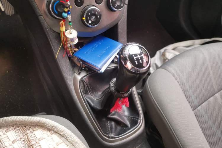 Used Chevrolet Aveo Sonic 2011 Sedan 1.4L MT SL