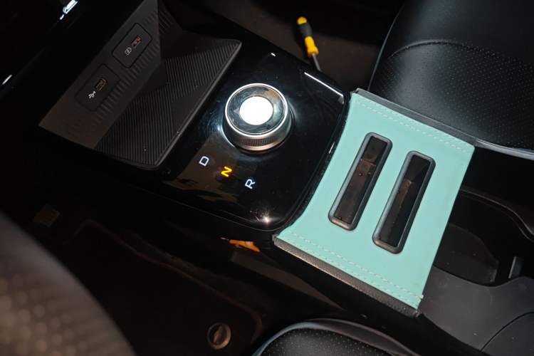 Used Geometry E Firefly 2024 301km Flowing Light
