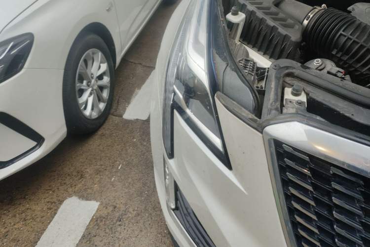 Used Cadillac XT5 2021 2.0T Two-Wheel Drive Luxury Version Right Front Headlight