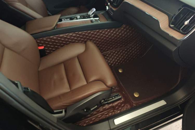 Used Volvo XC60 2024 B5 4x4 Smart Luxury Edition