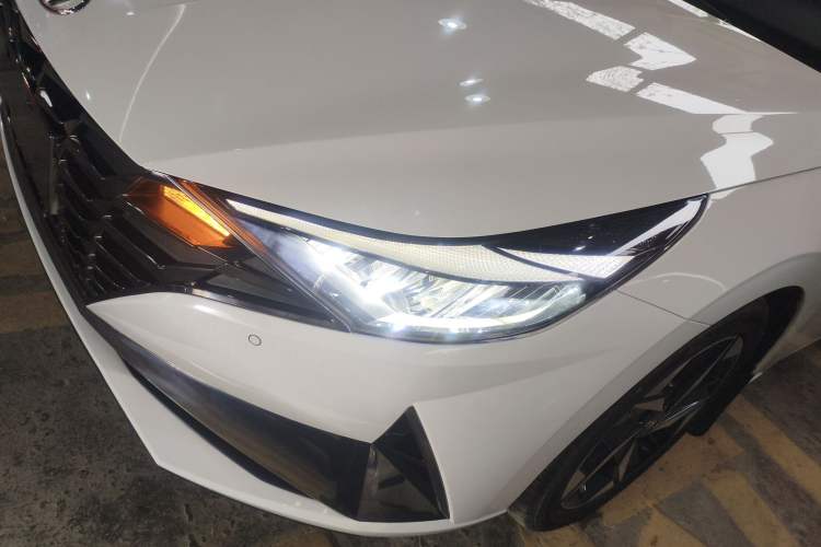 Used Hyundai Elantra 2022 1.5L CVT LUX Prestige Edition Left Front Headlight