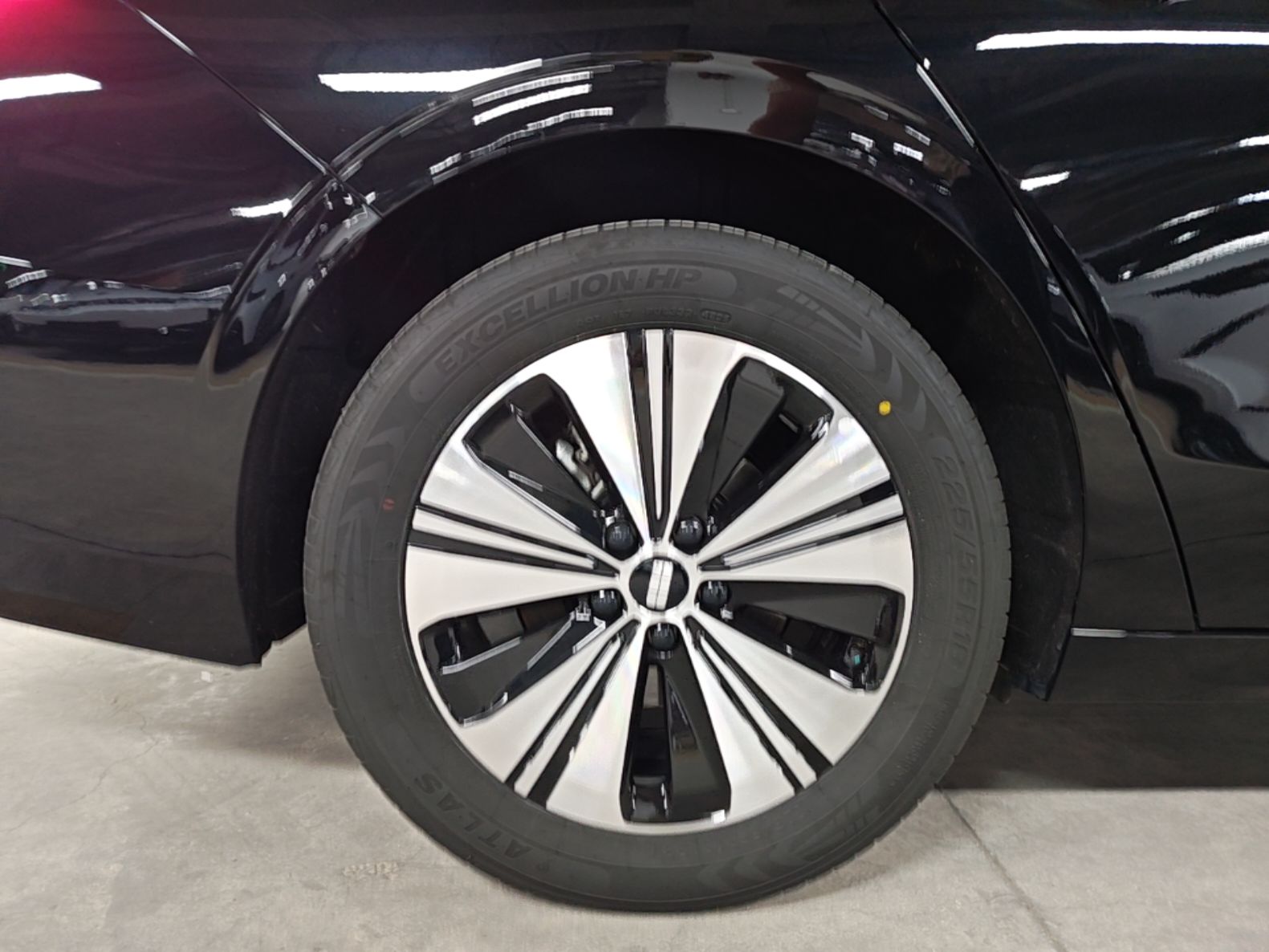 Geely Galaxy A7 2025 Model EM-i 150km Prestige Edition — снимка 11