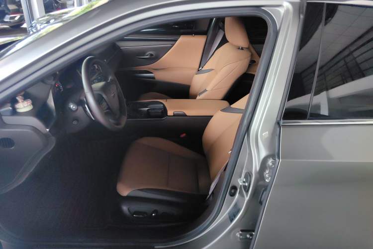 Used Lexus ES 2020 200 Excellence Edition Left Front Seat