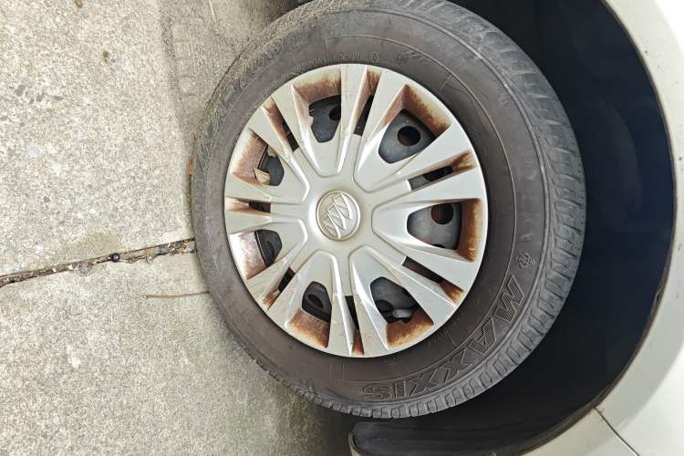 Used Buick Excelle 2015 1.5L Manual Classic Trim
