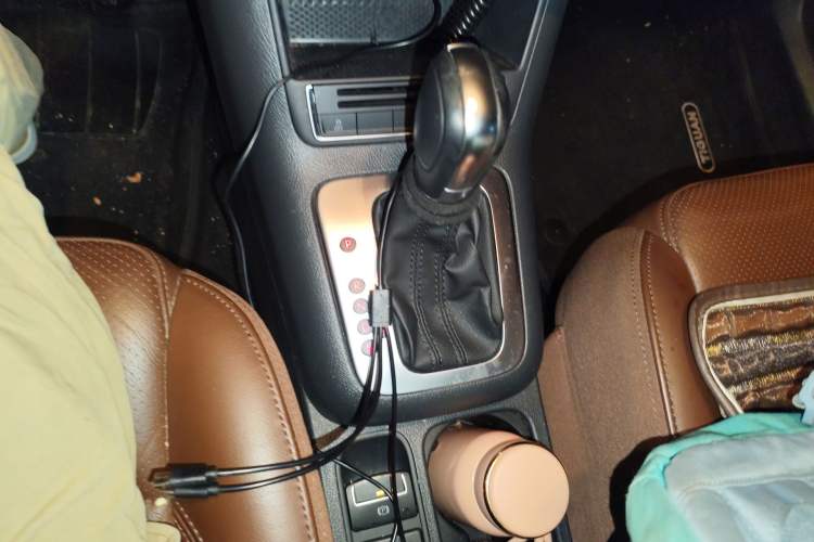 Used Volkswagen Tiguan 2013 1.8TSI Automatic Two-Wheel Drive Luxury Model Gear Lever