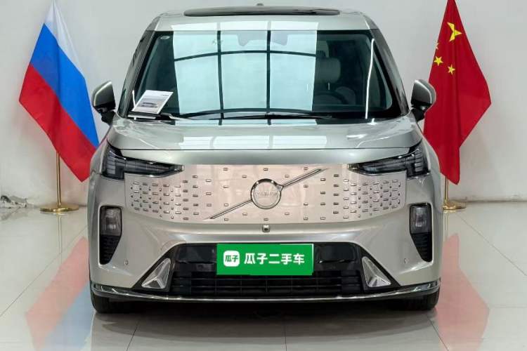 Used Volvo EM90 2025 Ultra Six-Seater