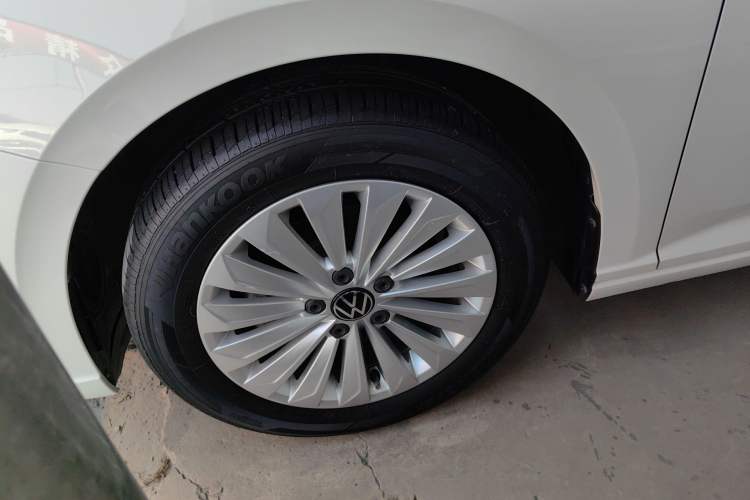 Used Volkswagen Lavida 2022 1.5L Automatic Comfort Edition Exterior 4