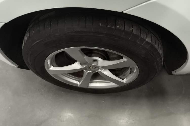 Used Porsche Macan 2017 Macan 2.0T Left Front Wheel Hub