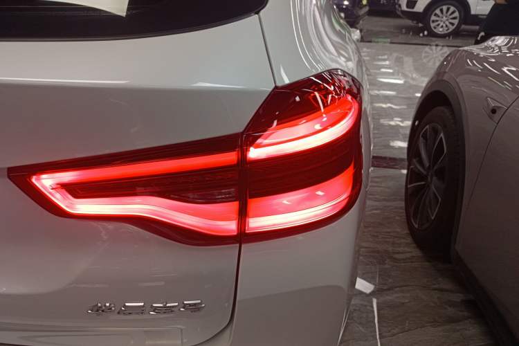 Used BMW iX3 2021 Updated Leading Edition
