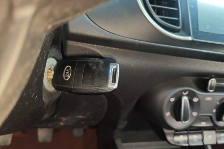 Used Kia Pegas 2017 1.4L Manual Fashion Edition Smart Interior 1