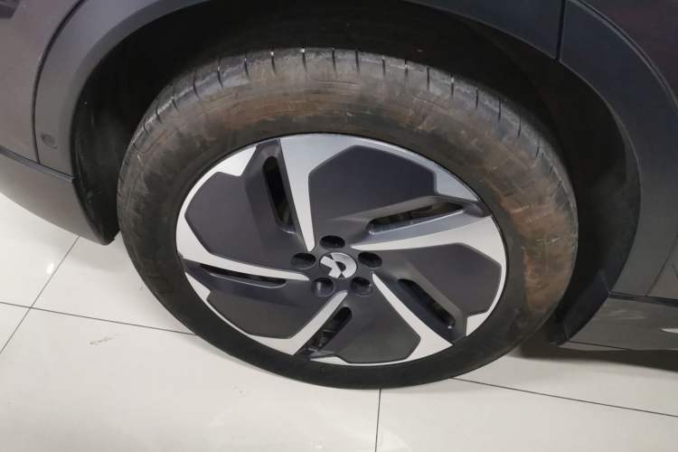 Used Nio ES6 2024 75 kWh Right Rear Wheel Hub