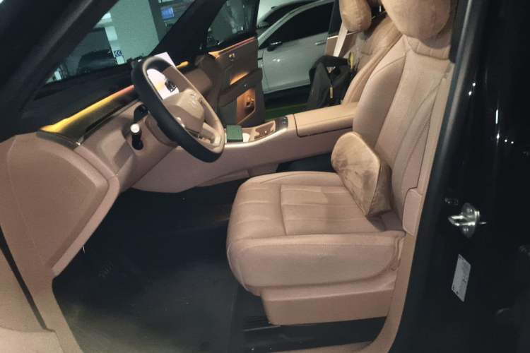 Used ONVO Luxeed L90 2025 Model—Max Six-Seater Version Left Front Seat