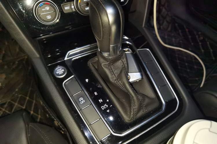 Used Volkswagen Magotan 2019 330TSI DSG Luxury Version China VI Standard