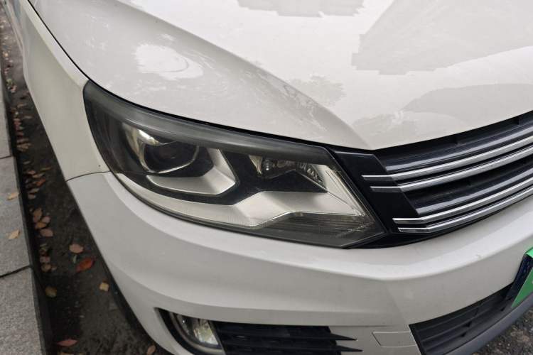 Used Volkswagen Tiguan 2015 1.8TSI Automatic Two-Wheel Drive Trend Edition Right Front Headlight
