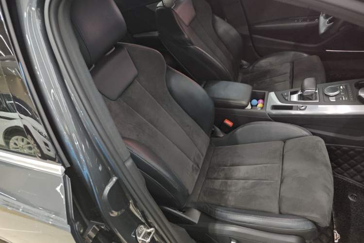 Used Audi A4L 2019 40 TFSI Sporty Version China V
