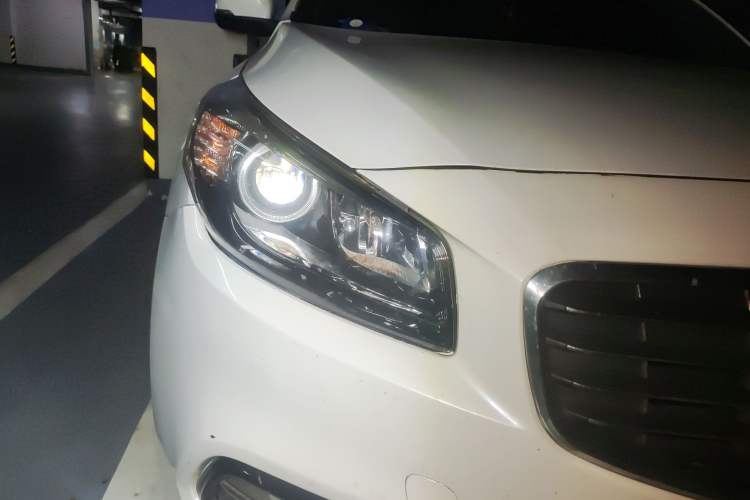 Used Kia K4 2015 1.8L Automatic GLS Special Right Front Headlight