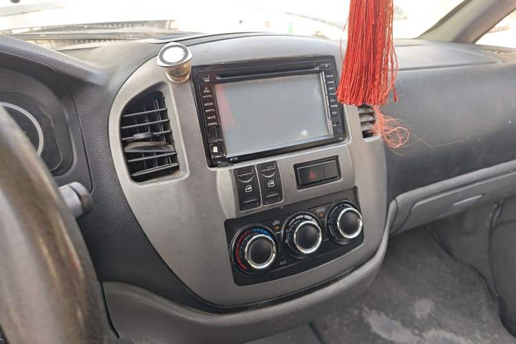 Used FORTHING Lingzhi 2013 M5 Q7 2.0L 7-Seater Long-Wheelbase Comfort Model
