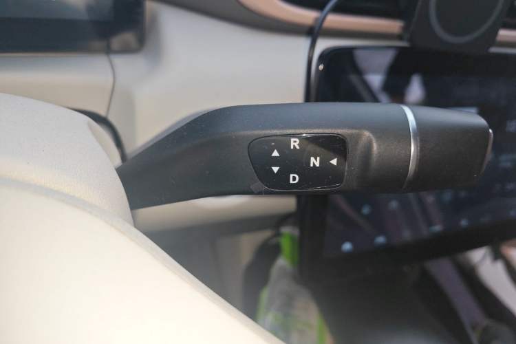 Used Leapmotor T03 2023 200 Lite Edition Gear Lever