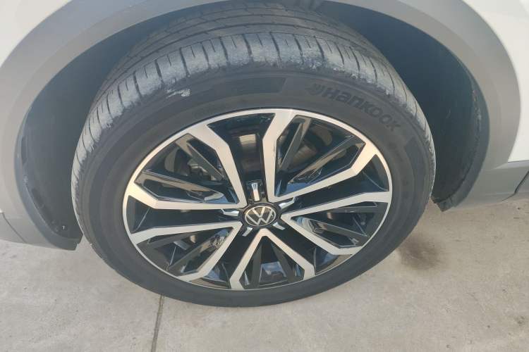 Used Volkswagen T-ROC 2022 280TSI DSG Two-Wheel Drive Comfort PLUS Left Front Wheel Hub