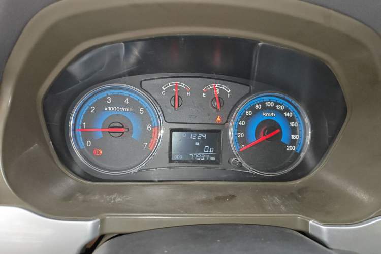 Used Dongfeng Fengon 360 2015 1.5L Manual Comfort 7-Seater China IV Standard Instrument Cluster