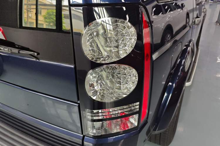 Used Land Rover Discovery 2016 3.0 SC Obsidian Black Heritage Edition SE
