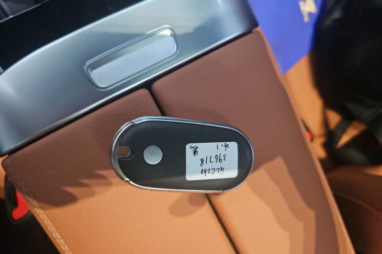 Used Mercedes-Benz GLC 2026 GLC 260 L 4MATIC Classic Edition Vehicle Key