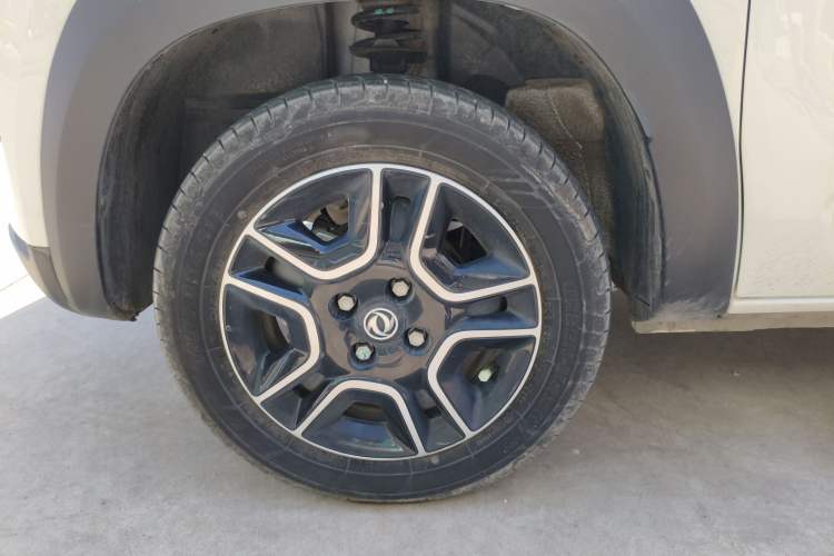 Used Dongfeng NAMMI BOX 2022 Chasing Wind Edition 351KM Standard Model Left Front Wheel Hub