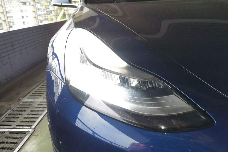 Used Tesla Model 3 2019 Long-Range Rear-Wheel-Drive Version