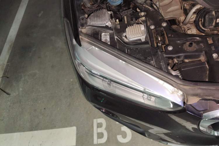 Used BMW X1 2016 sDrive18Li Premium Edition Right Front Headlight